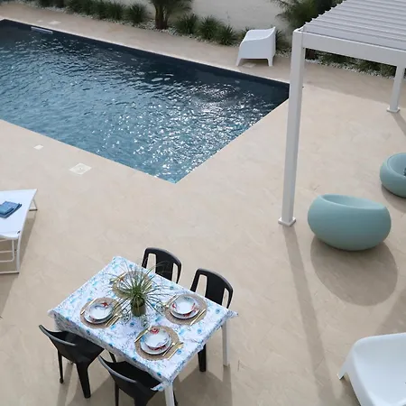 Eumenidi With Pool * 冯塔尼比安奇