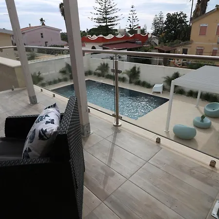 Eumenidi With Pool Lejlighed