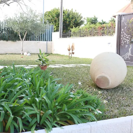 Eumenidi With Pool 冯塔尼比安奇