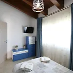 Lejlighed Eumenidi With Pool *